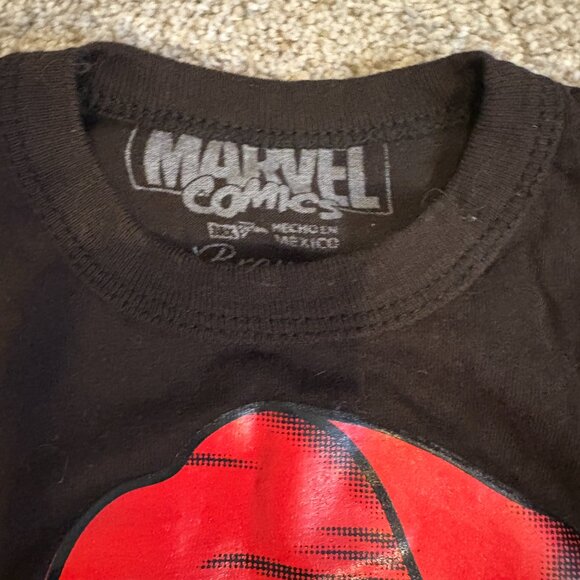 Marvel Ginger Bread Man T-Shirt Santa Hat Scarf Toddler Size 2 - Picture 2 of 7